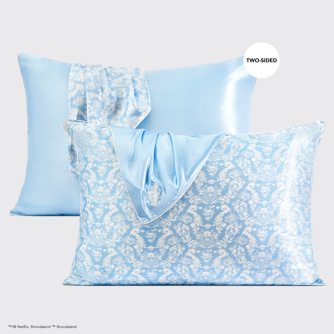 Bridgerton x Kitsch Satin-Kissenbezug - Toile De Blue